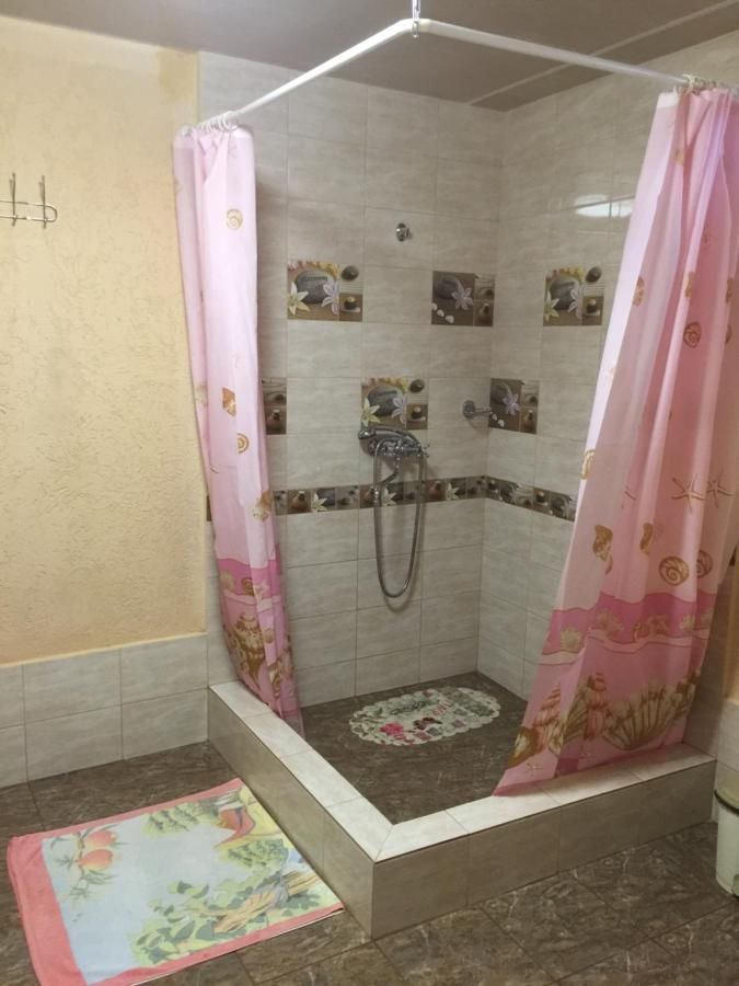 Гостевой дом Abkhazkiy dvorik Гагра